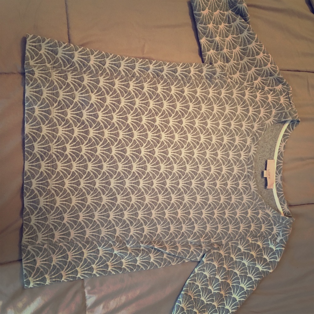 Grey and white 3/4 sleeve Loft top